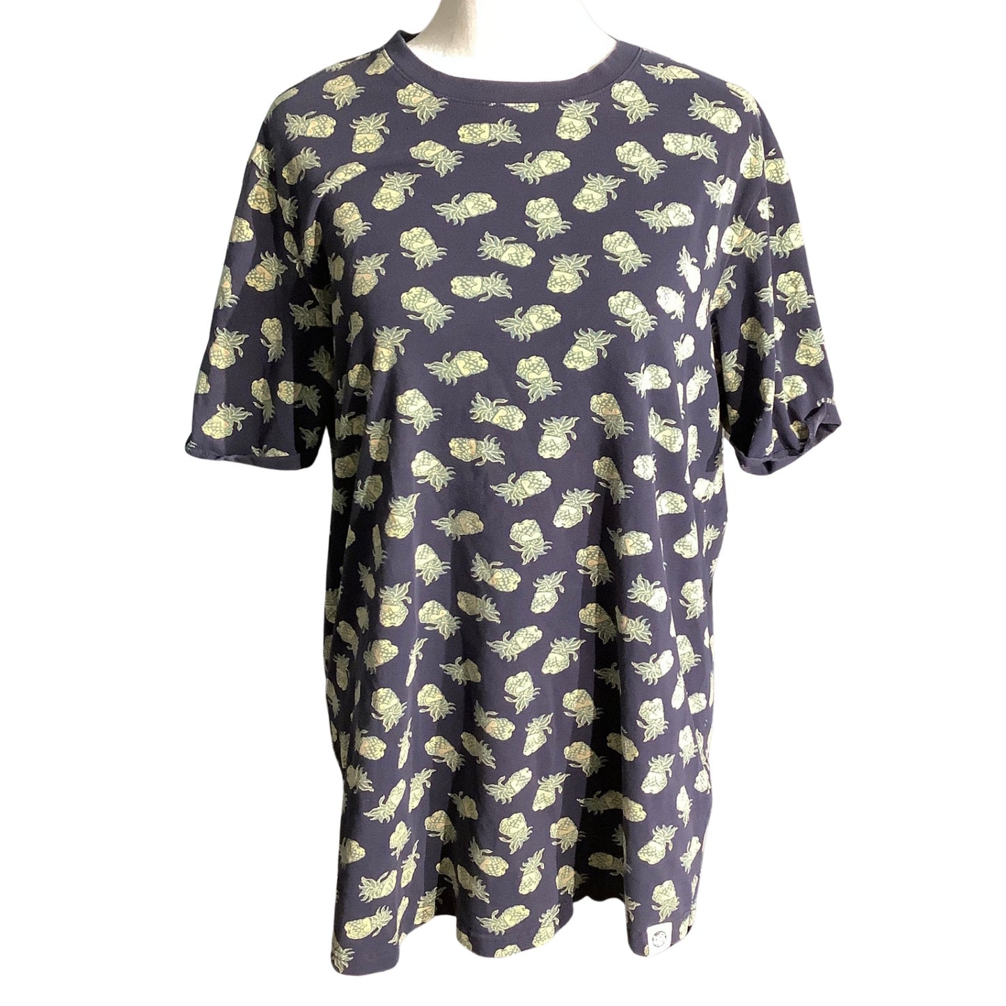 Free Planet Pineapple Graphic T-Shirt Men Medium — Tropical, Casual, Streetwear