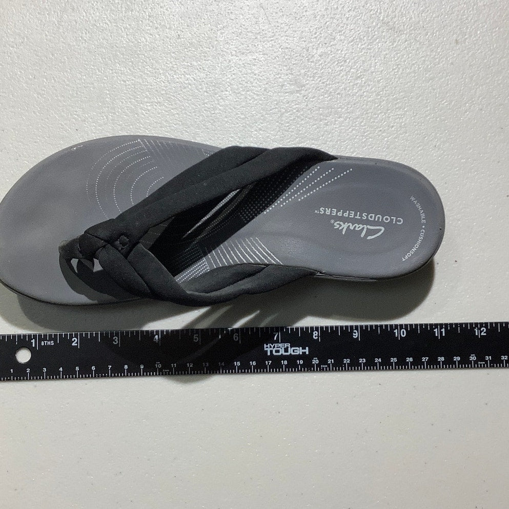 Clarks Cloudstepper Flip Flops Women’s Size 11 — Comfortable, Casual, Supportive