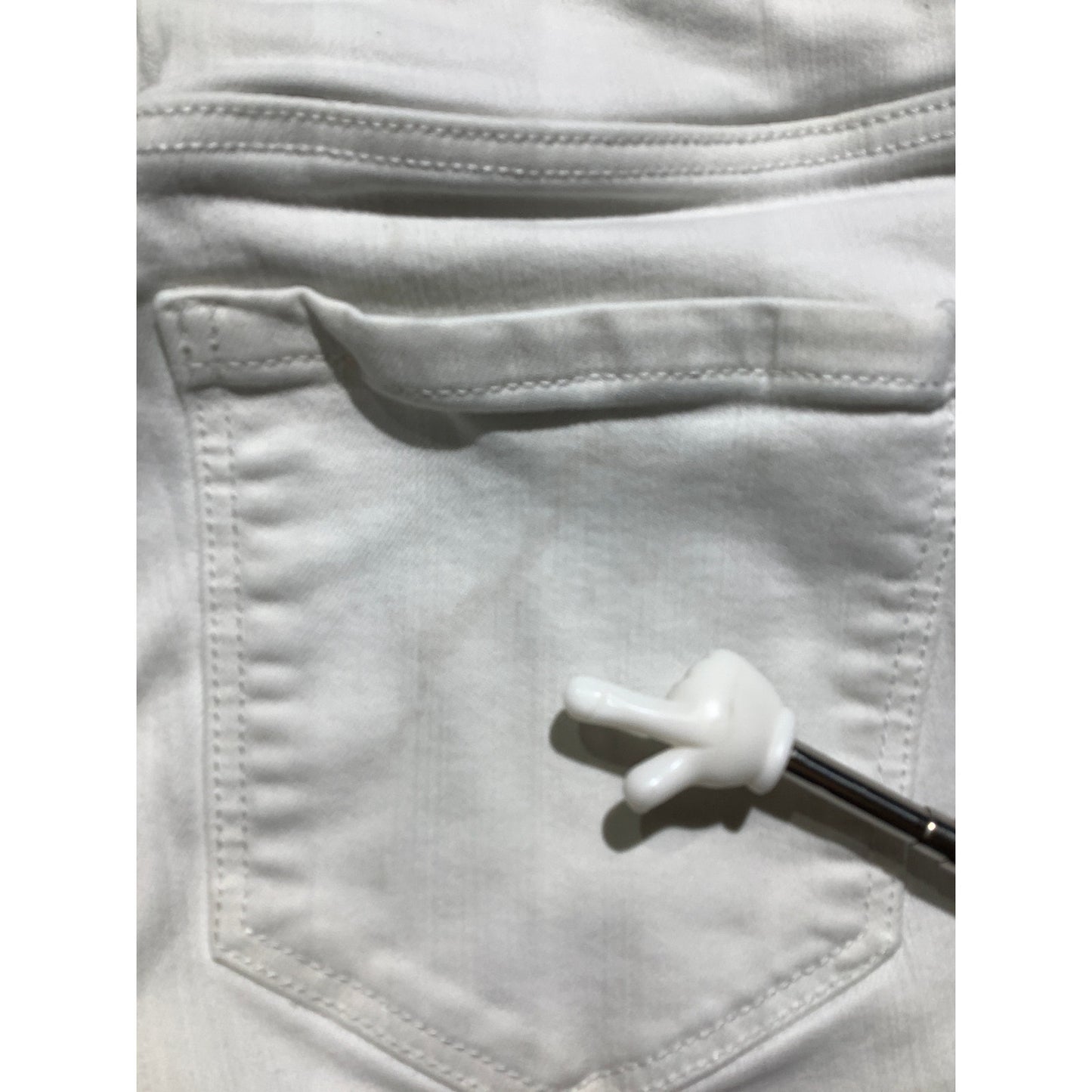 Liverpool White Bermuda Denim Shorts Women’s Size 4/27 — Casual, Summer, Stretch