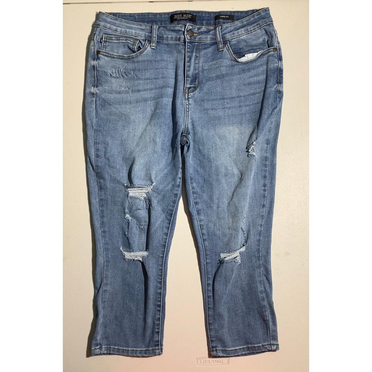 Judy Blue Women's 32 Light Wash Distressed Capri Jeans Stretch Denim