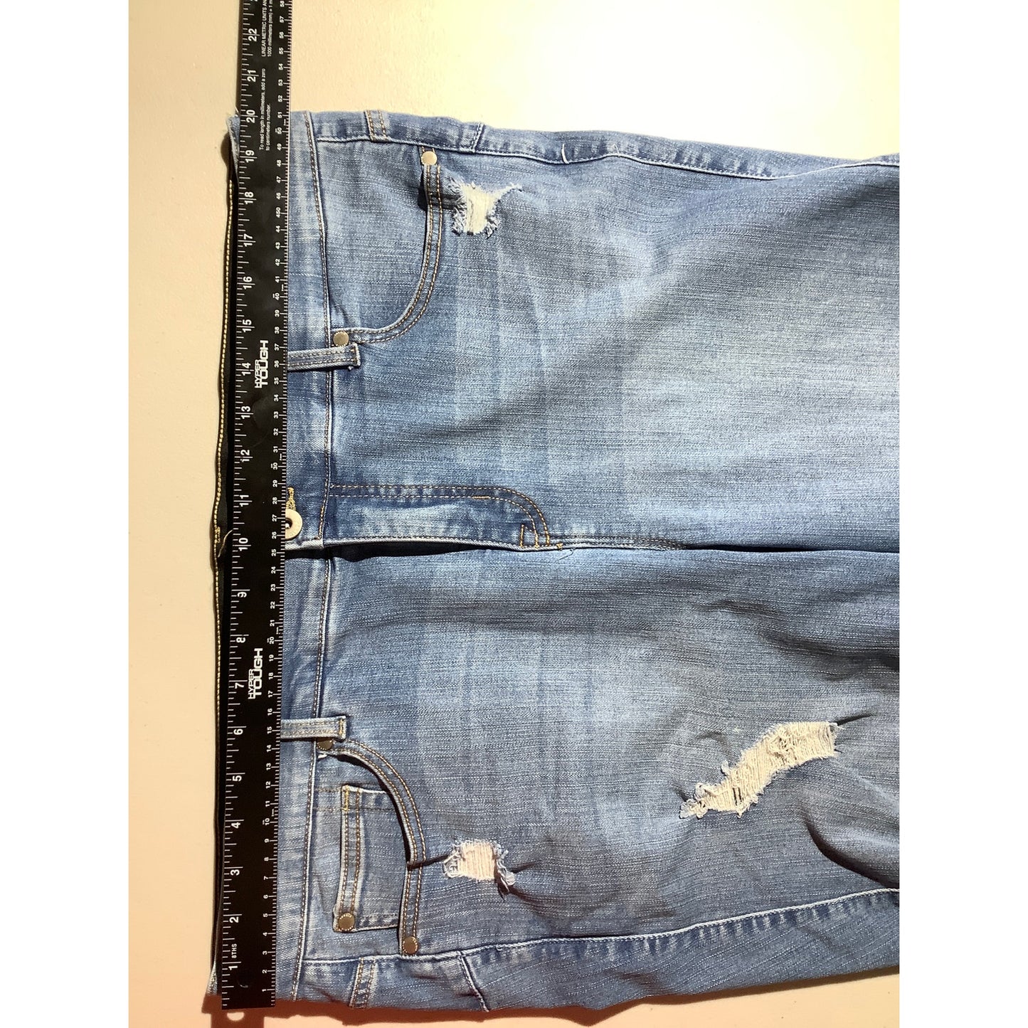 Torrid Light Wash Denim Shorts Size 20 – Baddie, Casual, Streetwear