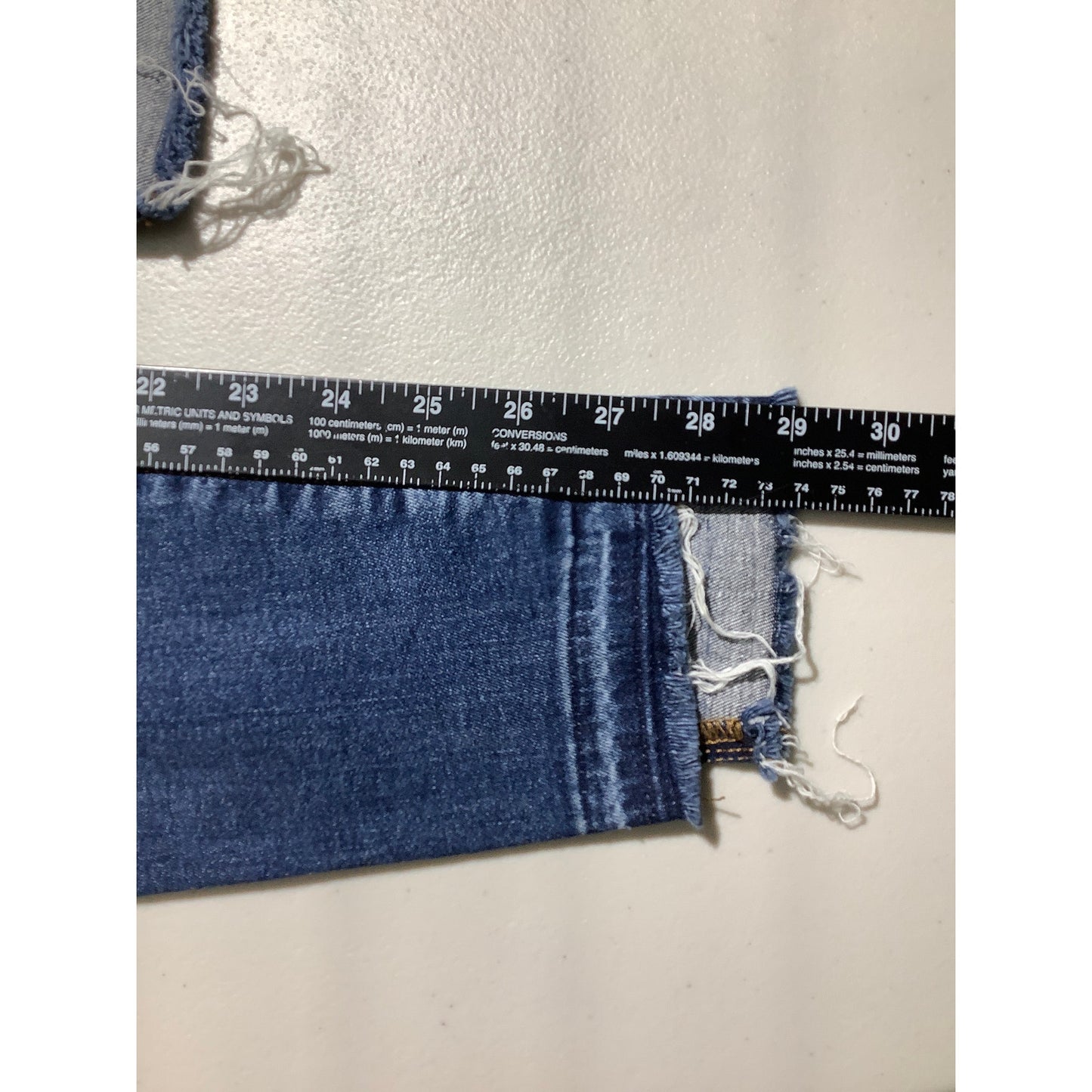 Good American Blue Skinny Jeans Women 4/27 — High-Rise, Stretch, Raw Hem