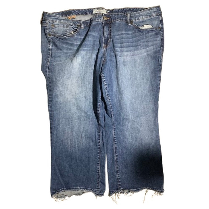 Torrid Denim Capri Jeans Blue Women's Size 24 — Distressed, Casual, Stretch