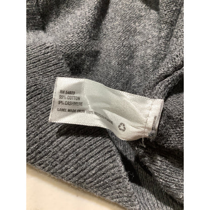 Gap Gray V-Neck Sweater Men’s Size XL – Classic, Soft Knit, Casual