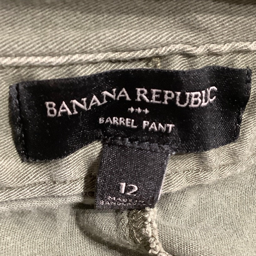 Banana Republic Green Khaki Barrel Pants, Size 12 – Preppy, Casual, Utility