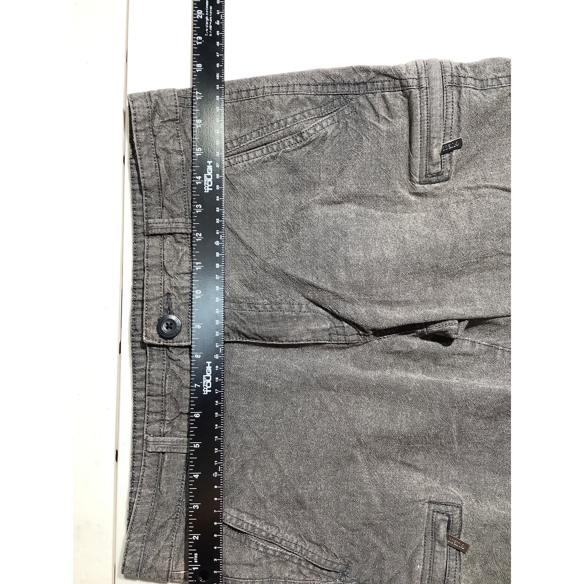 GUESS Men’s 31W Flat Front Cargo Shorts — Casual, Utility, Classic