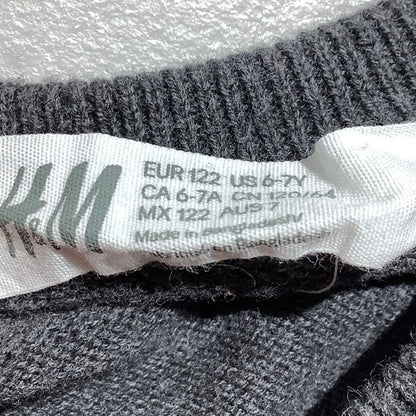 H&M Sweater Vest Child Size 6–7 Years — Sleeveless, V-Neck, Classic Layering