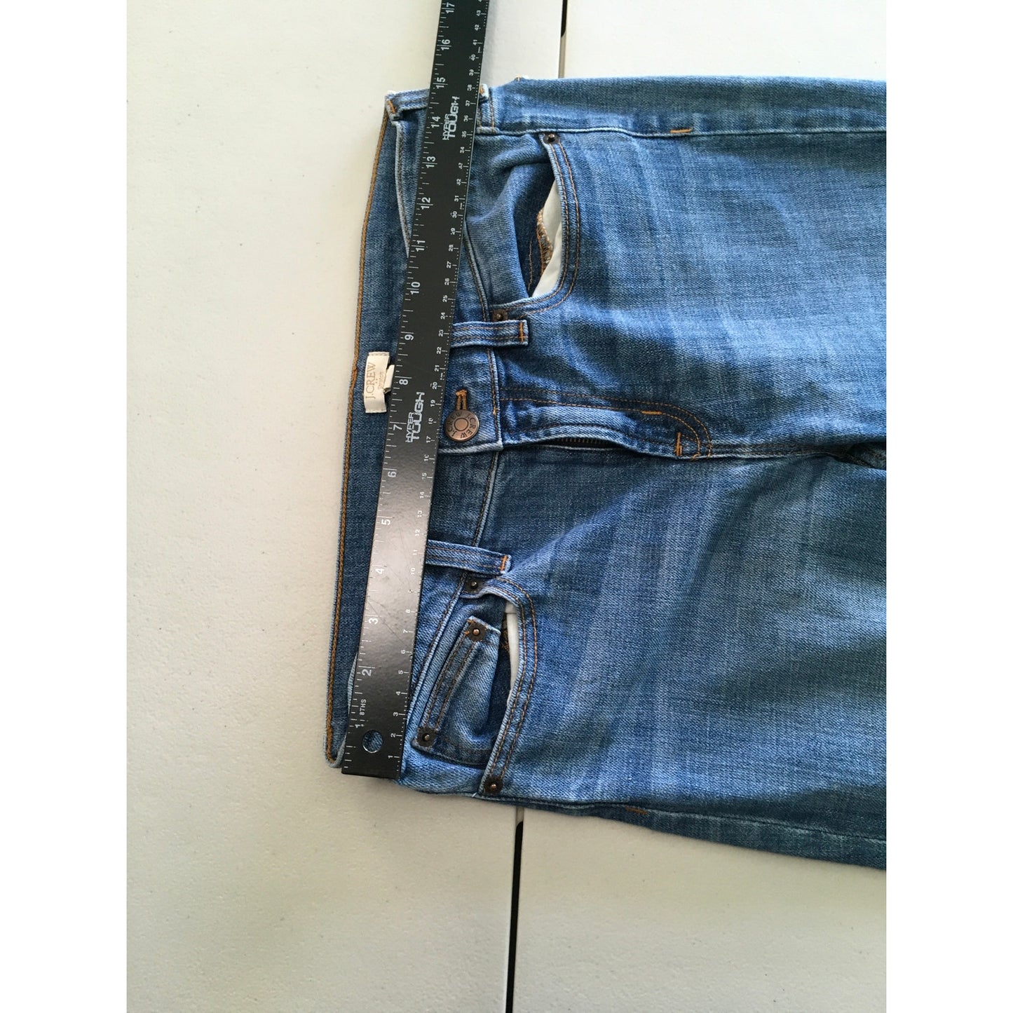 J.Crew Blue Stretch Jeans Size 28 – Comfortable, Stylish, Versatile