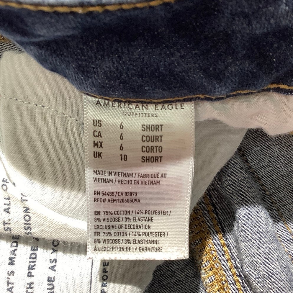 American Eagle Women's 6 Short Dark Blue Jegging Stretch Jeans