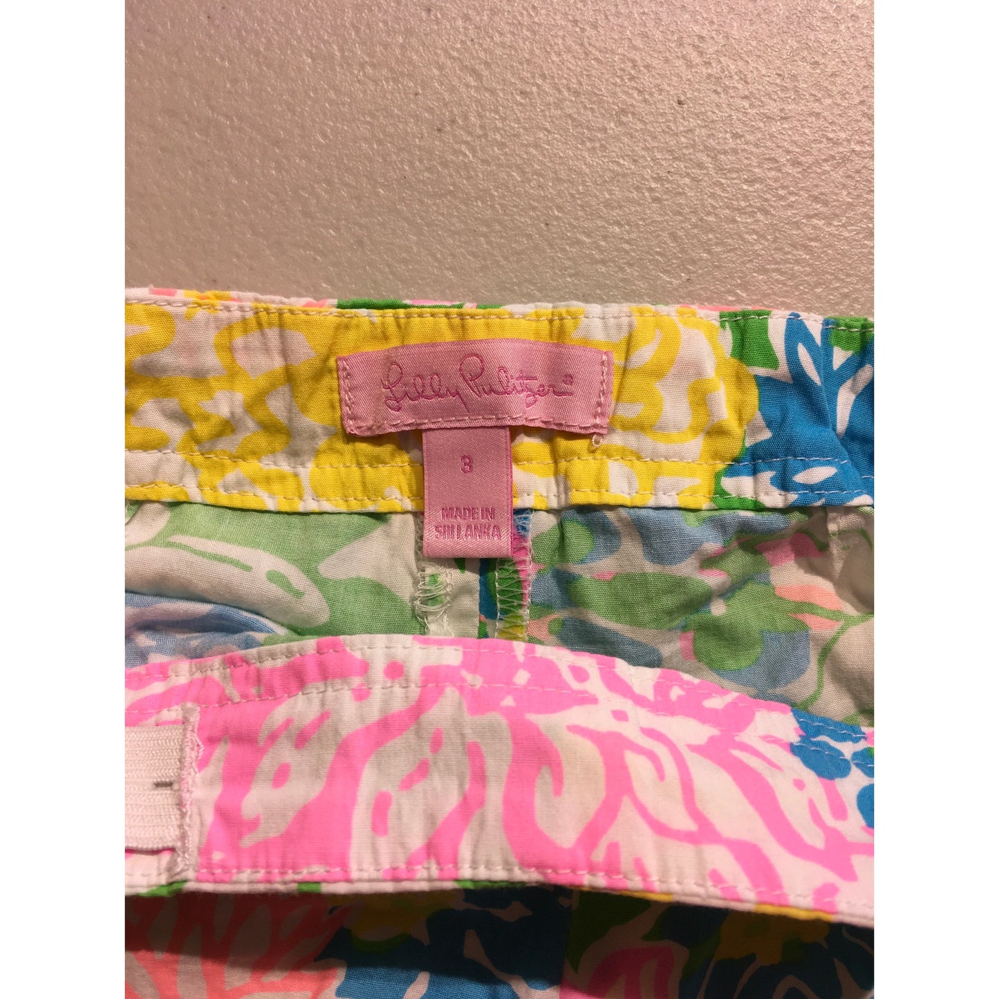 Lilly Pulitzer Tropical Floral Cotton Shorts Size 3 - Preppy, Vibrant, Resort