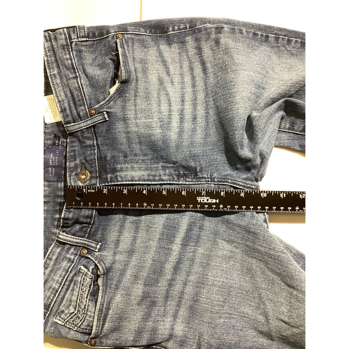 Levi’s Classic Straight Leg Jeans Women’s Size 14 / 32 — Curve, Denim, Casual