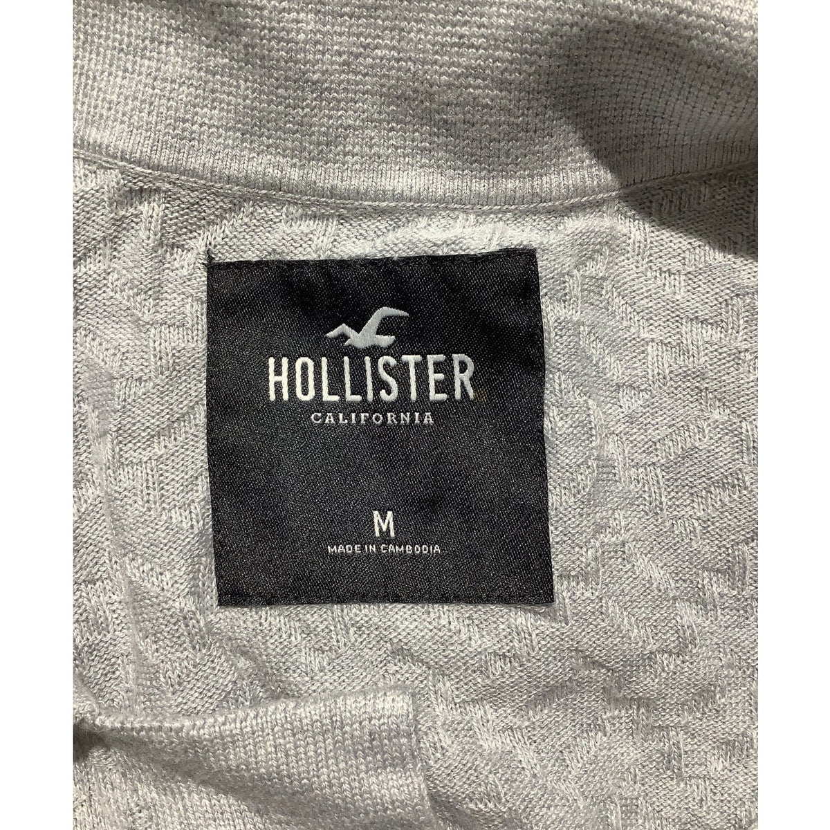 Hollister Men's M Light Gray Textured Crinkle Button Up Collared Shirt
