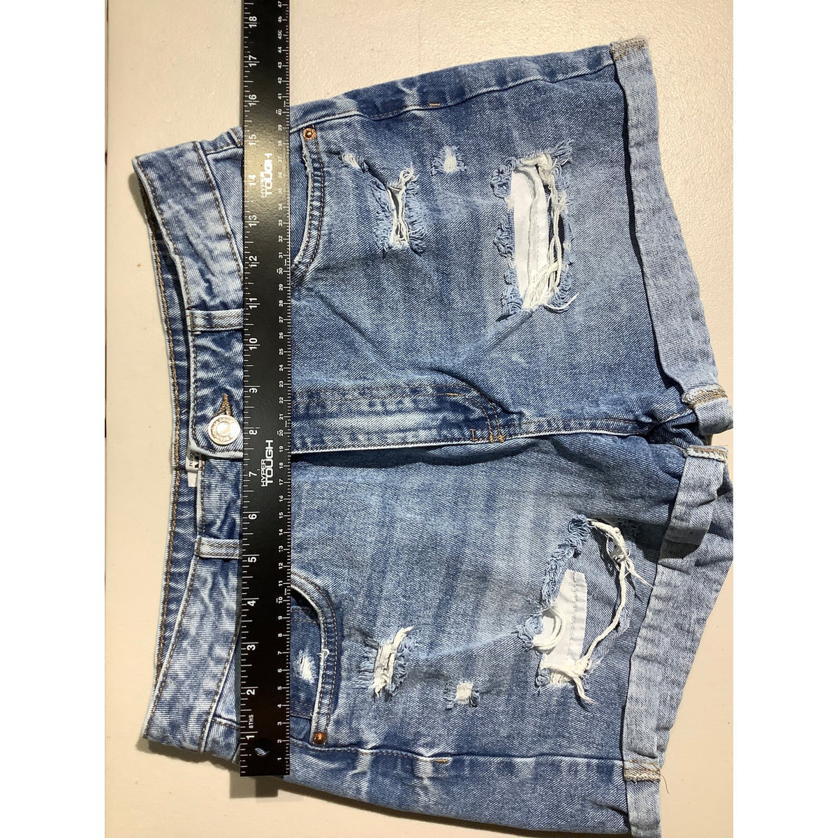 Refuge Denim Women's 5 Light Wash High Rise Distressed Frayed Cuff Shorts