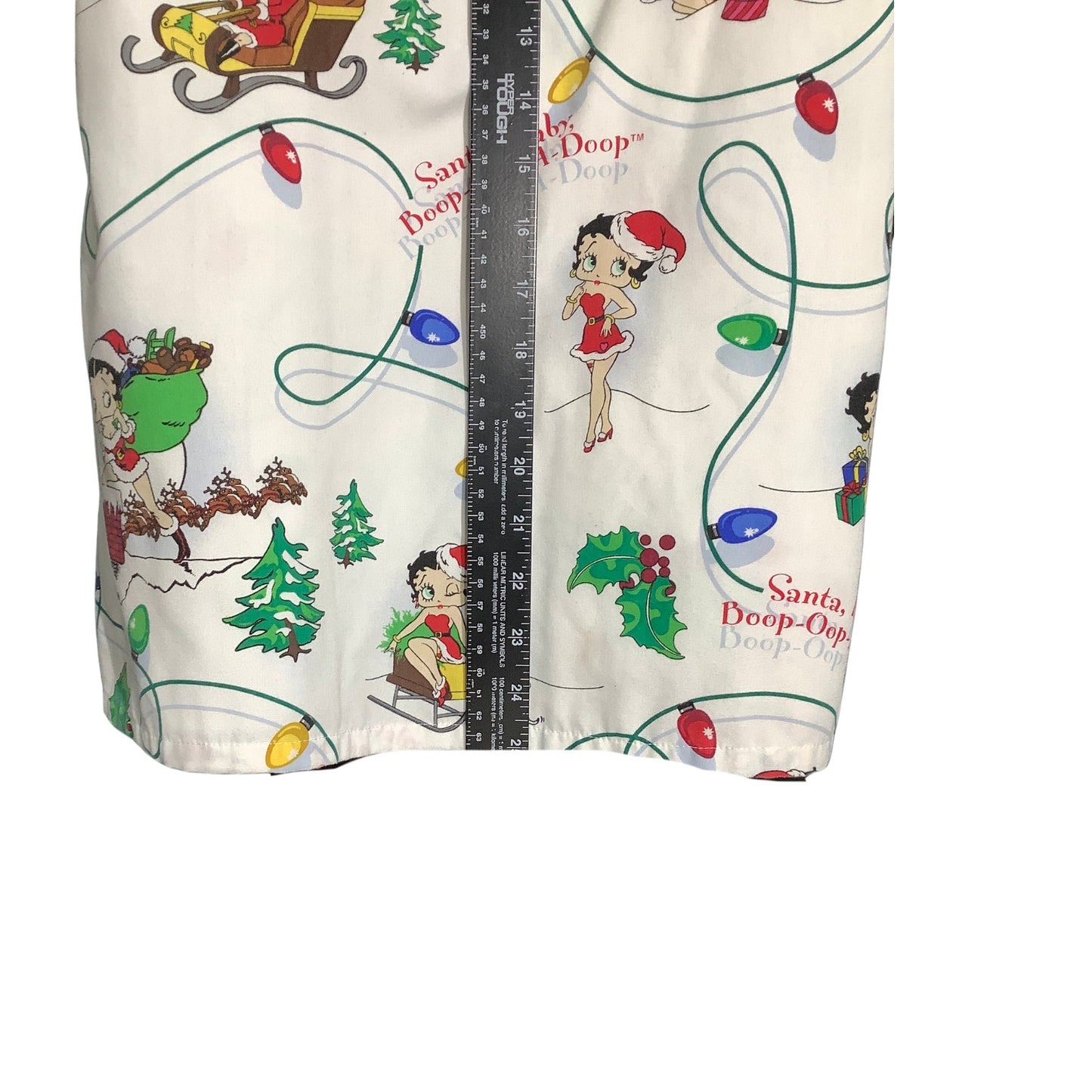 Betty Boop Christmas Scrub Top White Women’s Size XS — Holiday, Nursing, Cute