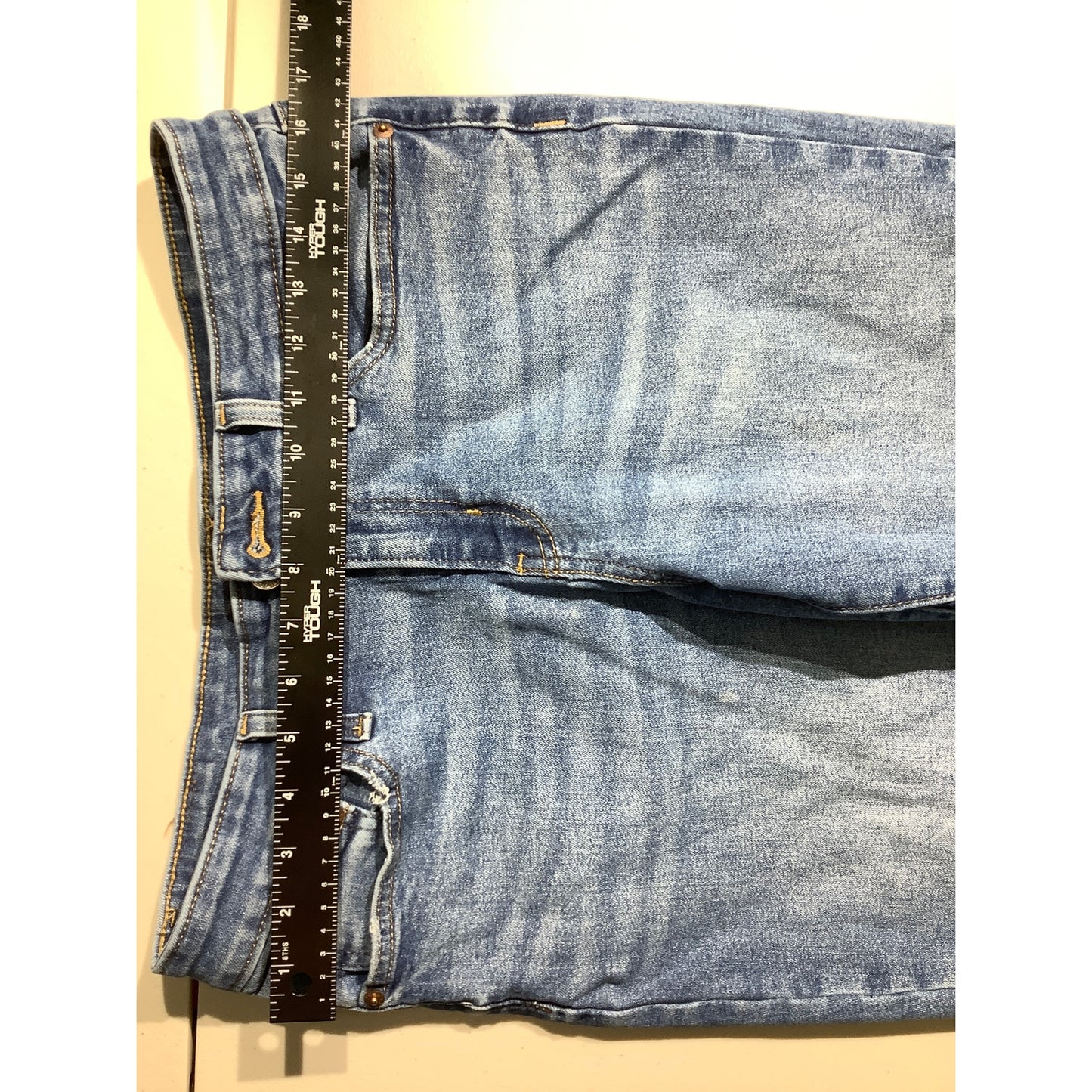 Denizen from Levi’s Boyfriend Capris Women’s Size 10 – Relaxed, Cuffed, Casual