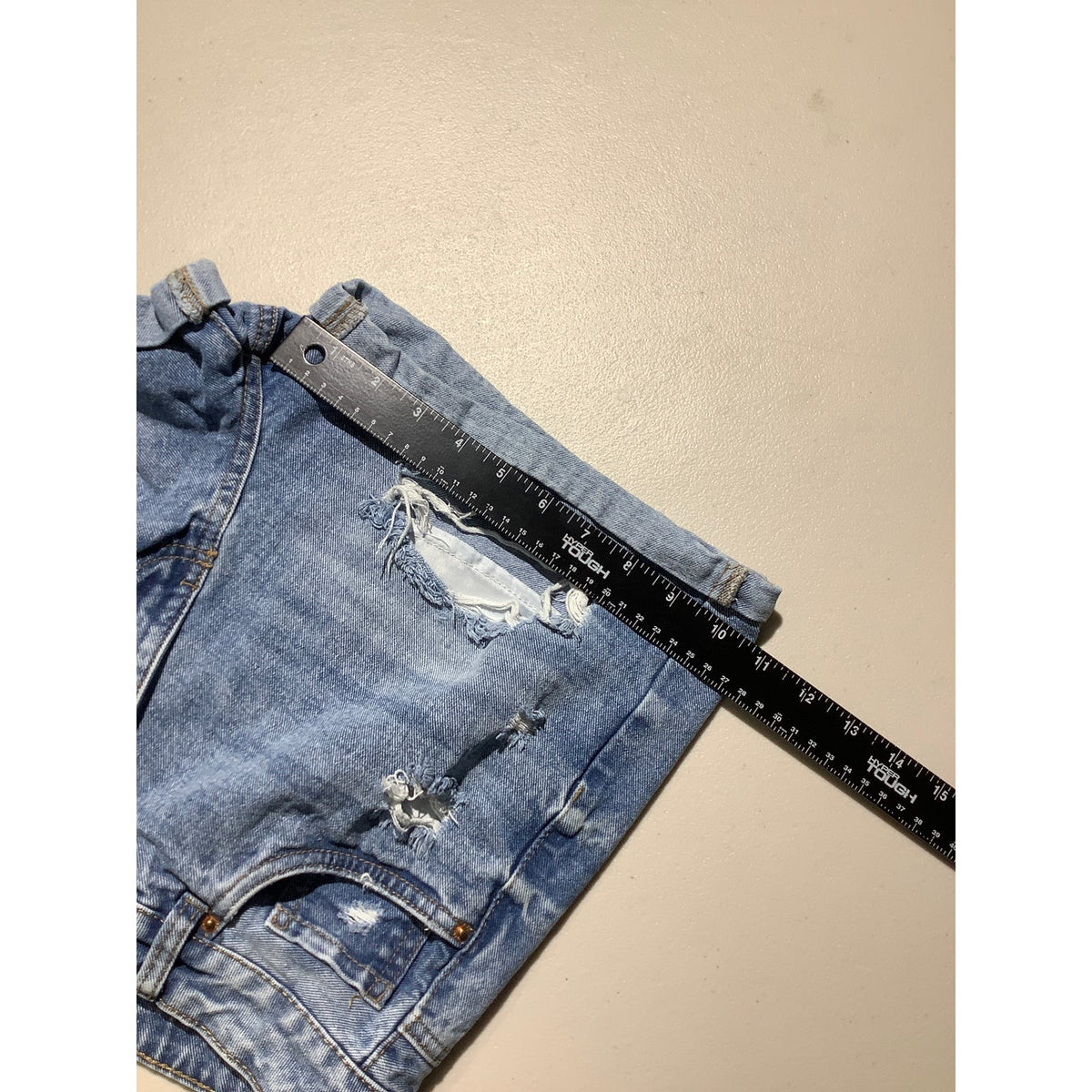 Refuge Denim Women's 5 Light Wash High Rise Distressed Frayed Cuff Shorts