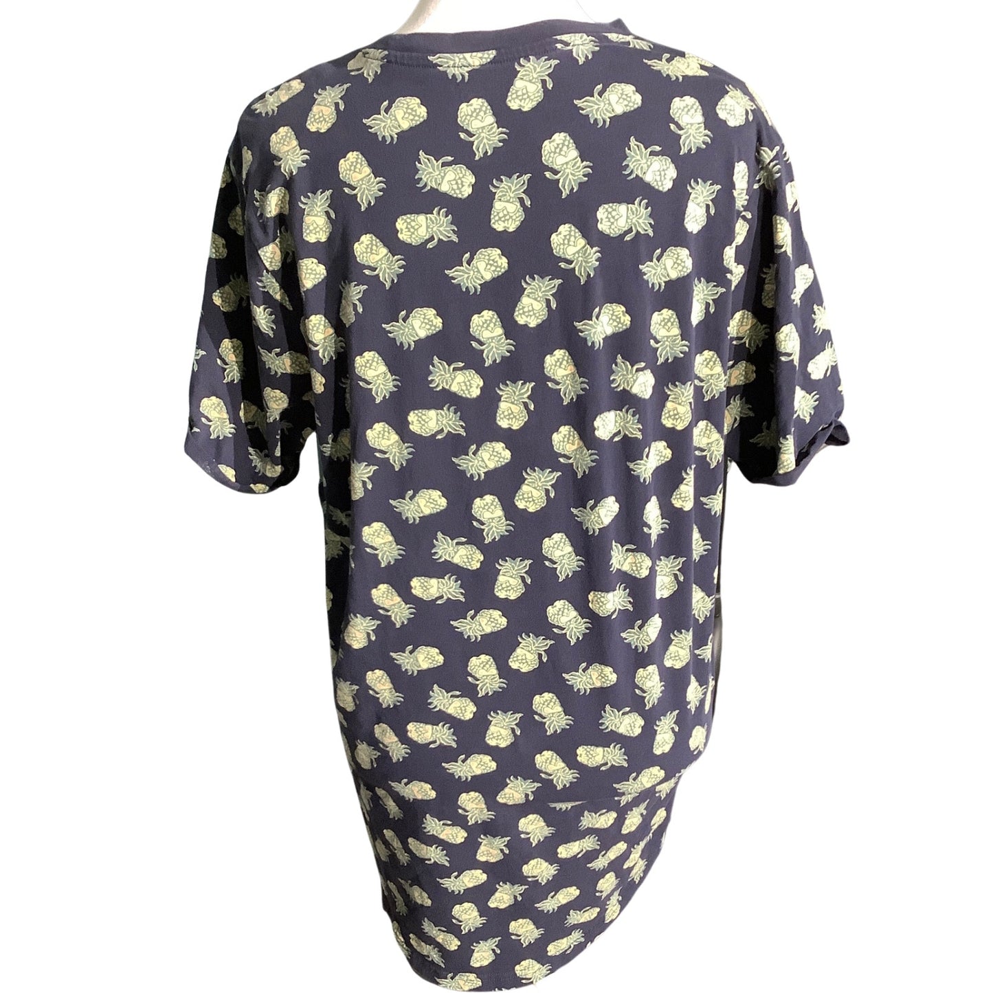 Free Planet Pineapple Graphic T-Shirt Men Medium — Tropical, Casual, Streetwear