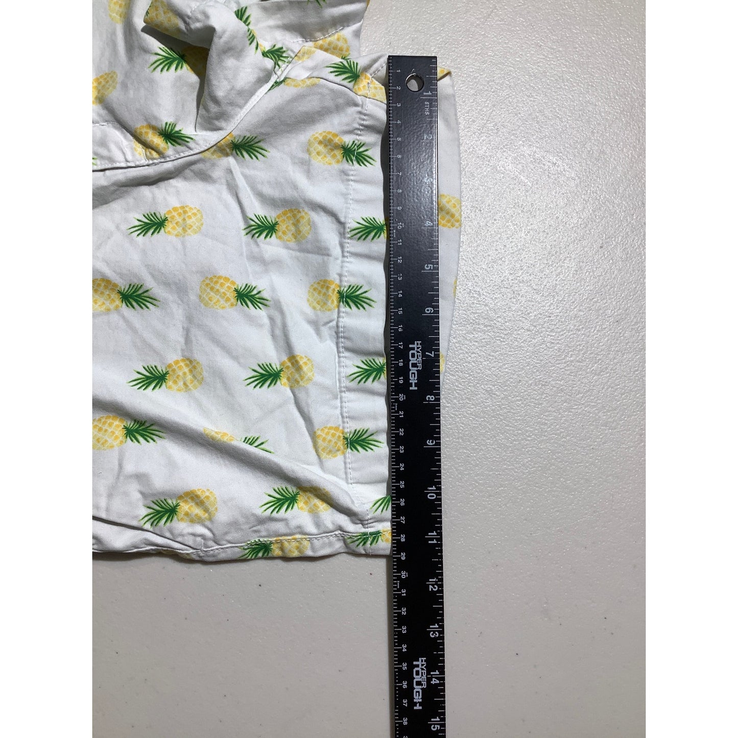 Old Navy Chino Shorts Women's Size 6 Pineapple Print — Tropical, Summer, Casual