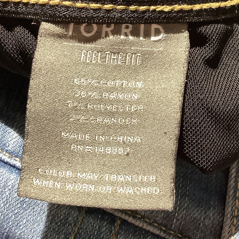 Torrid Light Wash Denim Shorts Size 20 – Baddie, Casual, Streetwear
