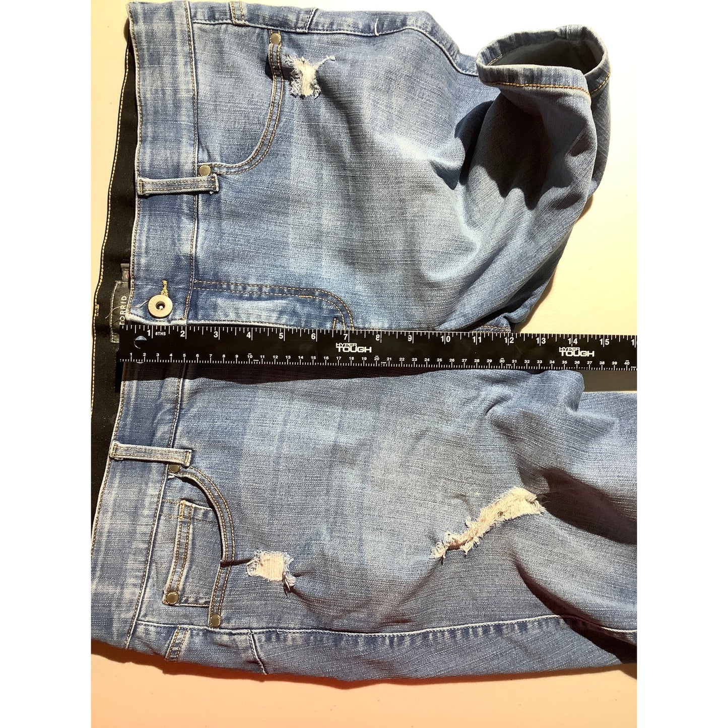 Torrid Light Wash Denim Shorts Size 20 – Baddie, Casual, Streetwear