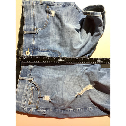 Torrid Light Wash Denim Shorts Size 20 – Baddie, Casual, Streetwear