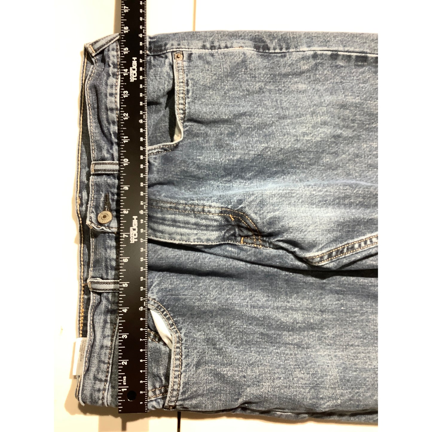 Levi’s Straight Leg Jeans Men’s Size 33W x 32L - Casual, Denim, Durable