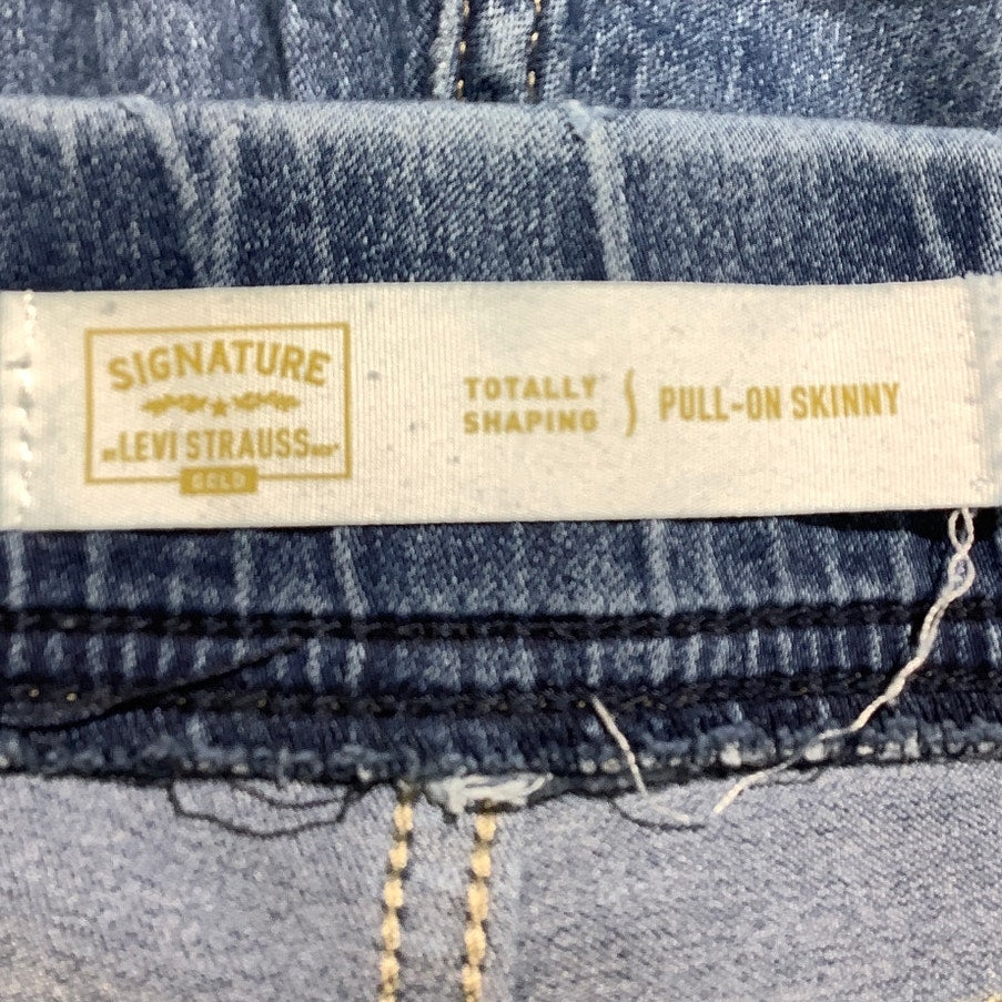 Levi’s Signature Pull-On Skinny Jeans 31W 32L — Stretch, Slim Fit, Comfort