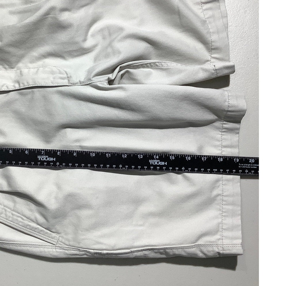 Savane Light Khaki Casual Chino Shorts Men’s Size 34W— Classic, Casual, Timeless