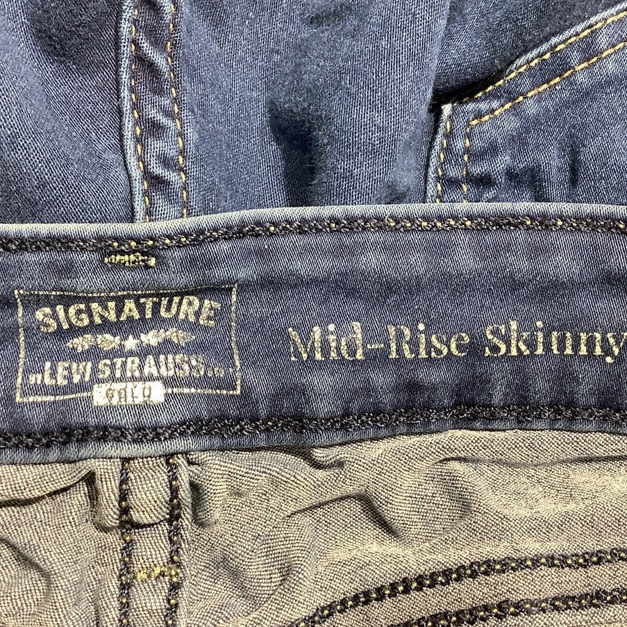 Levi’s Signature Skinny Jeans Men’s Size 31x32 — Casual, Modern, Slim