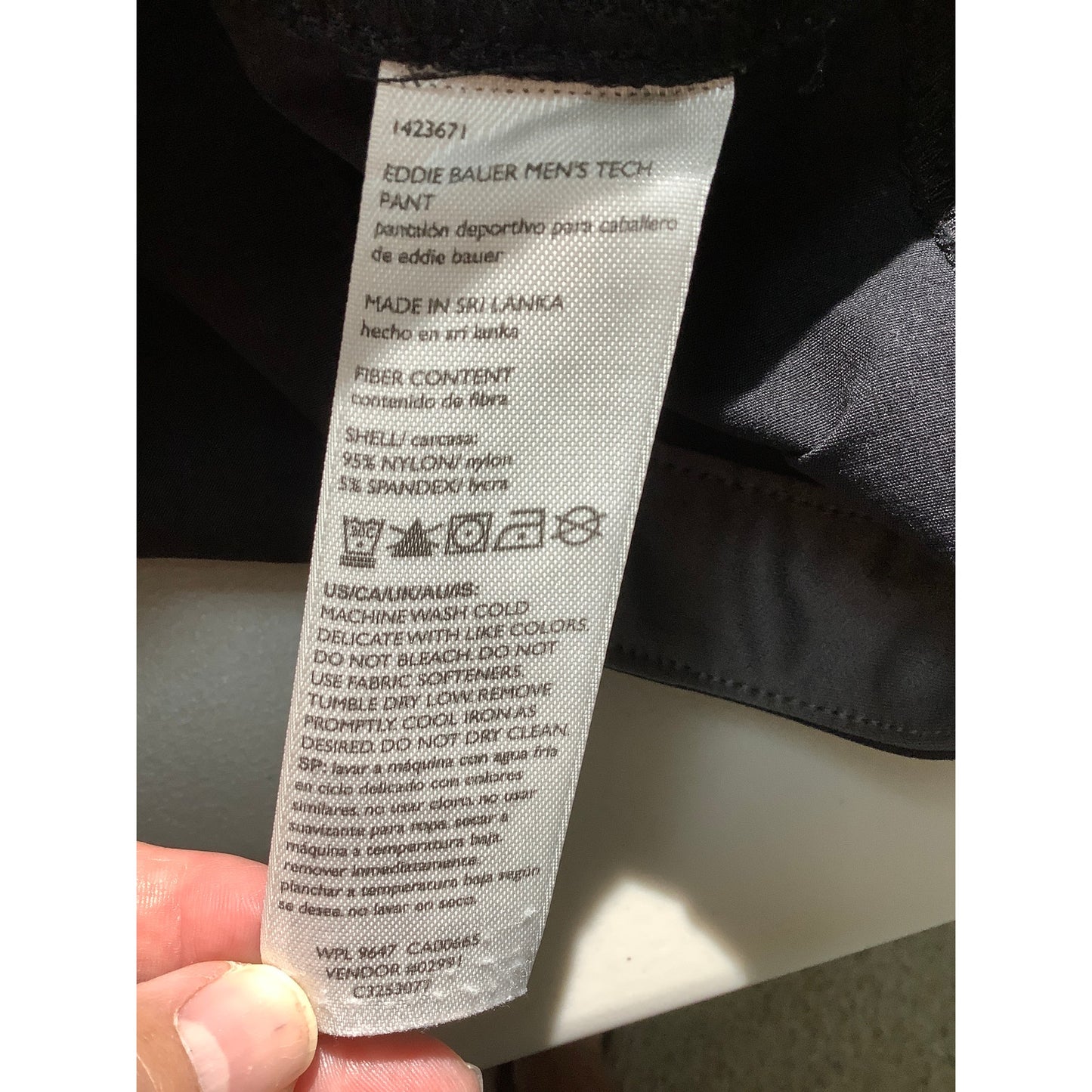Eddie Bauer Black Tech Hiking Pants Men’s 38W 32L — Outdoor, Travel, Performance
