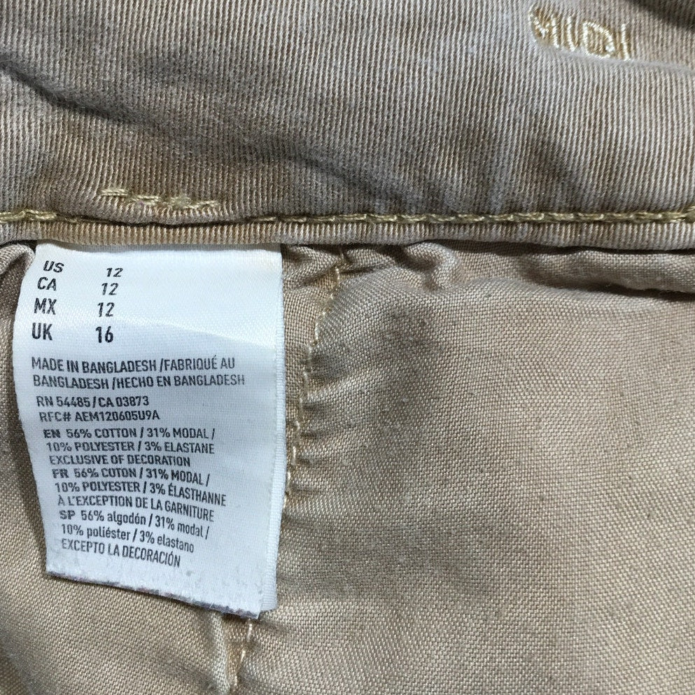 American Eagle Tan Midi Shorts Size 12 – Casual, Minimalist, Everyday