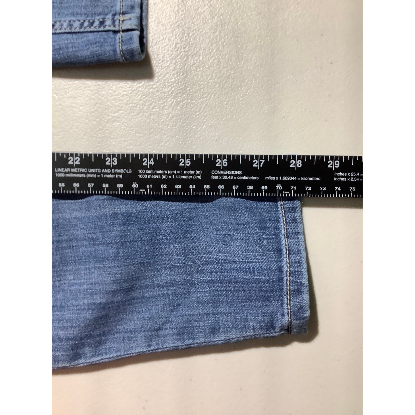 BDG Super High-Rise Twig Ankle Jeans Men’s Size 28W 29L –Slim, Modern, Versatile