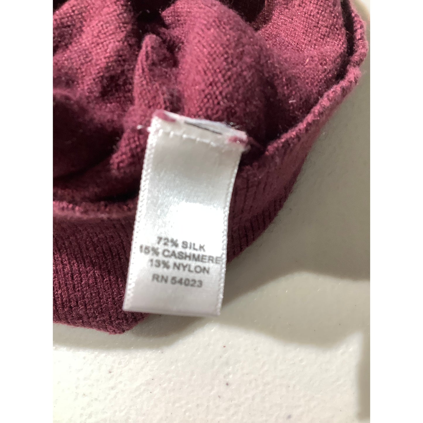 Banana Republic Burgundy Sweater Men’s Size L – V-Neck, Lightweight, Silk Blend