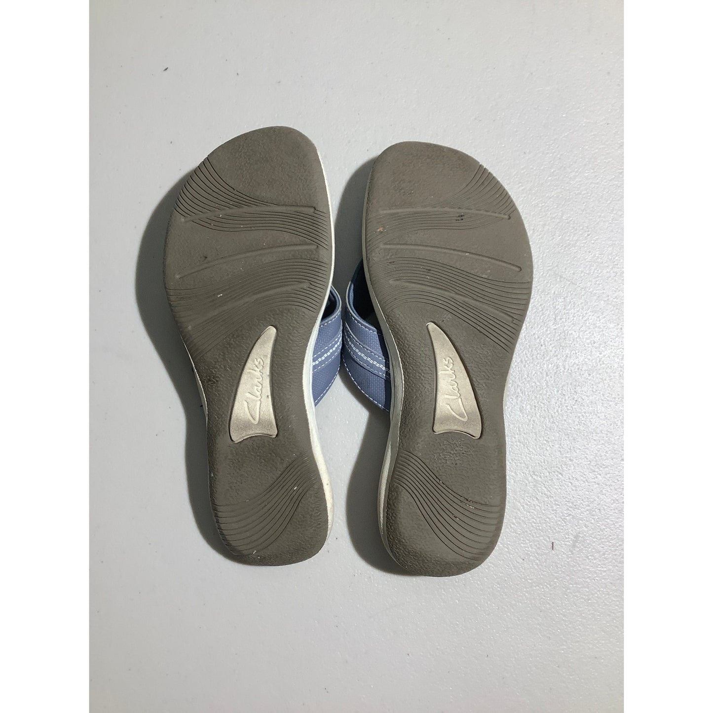 Clarks Cloudsteppers Brinkley Flip Flops Women’s 8 — Casual, Comfort, Summer