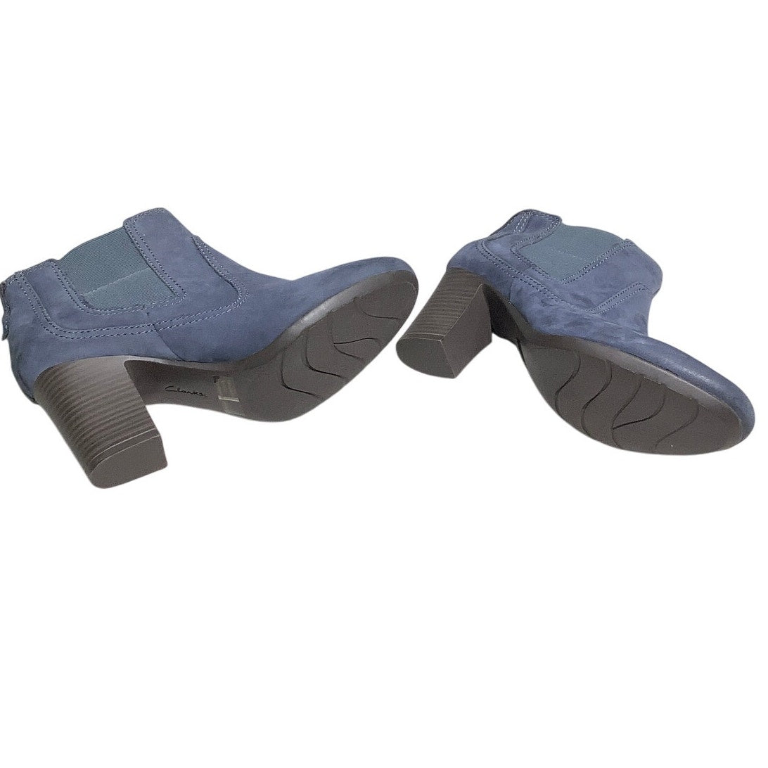 Clarks Blue Suede Ankle Boots Women’s Size 8.5M – Chic, Comfortable, Versatile