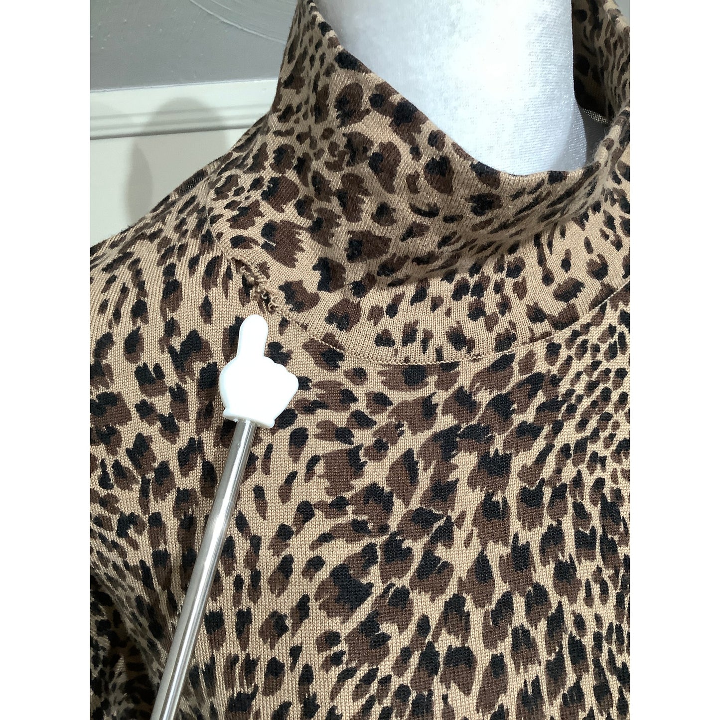 Talbots Women's Vintage XL Cheetah Print Turtleneck – Mobwife, Luxe, Statement