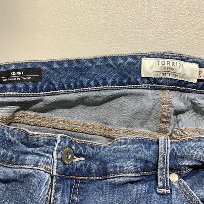 Torrid Light Wash Skinny Jeans Women’s 20 – First at Fit, Curvy Stretch Denim
