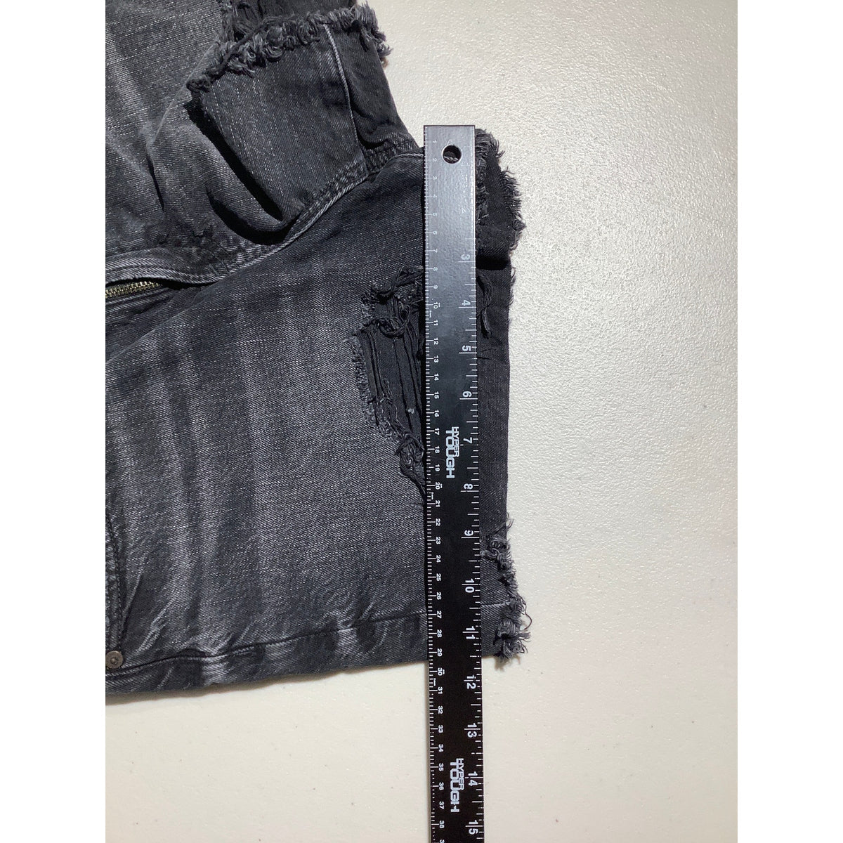 American Eagle Women's 6 Black Distressed Stretch Cutoff Denim Shorts