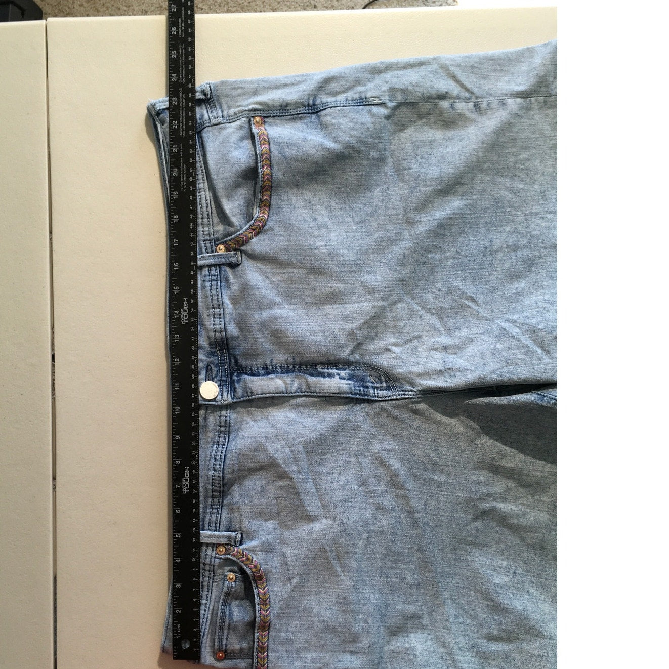 Seven7 Light Wash Denim Shorts Size 26 - Boho, Casual, Vintage
