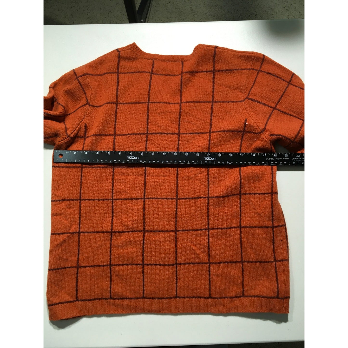 Orvis Orange Wool V-Neck Sweater Size L - Preppy, Cozy, Minimalist