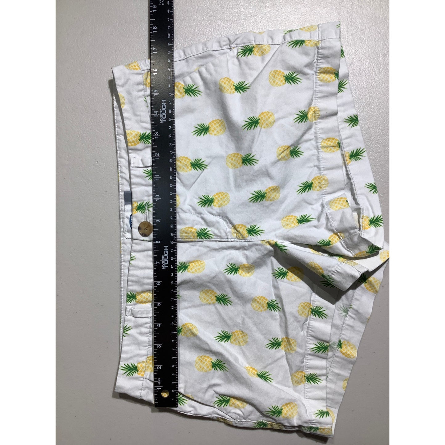 Old Navy Chino Shorts Women's Size 6 Pineapple Print — Tropical, Summer, Casual
