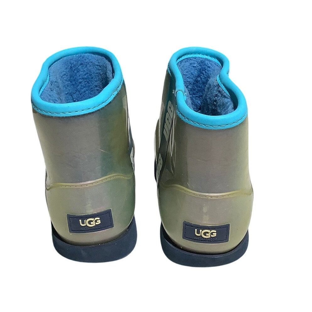 UGG Classic Clear Mini II Waterproof Boots Kids Size 5 — Winter, Trendy, Durable