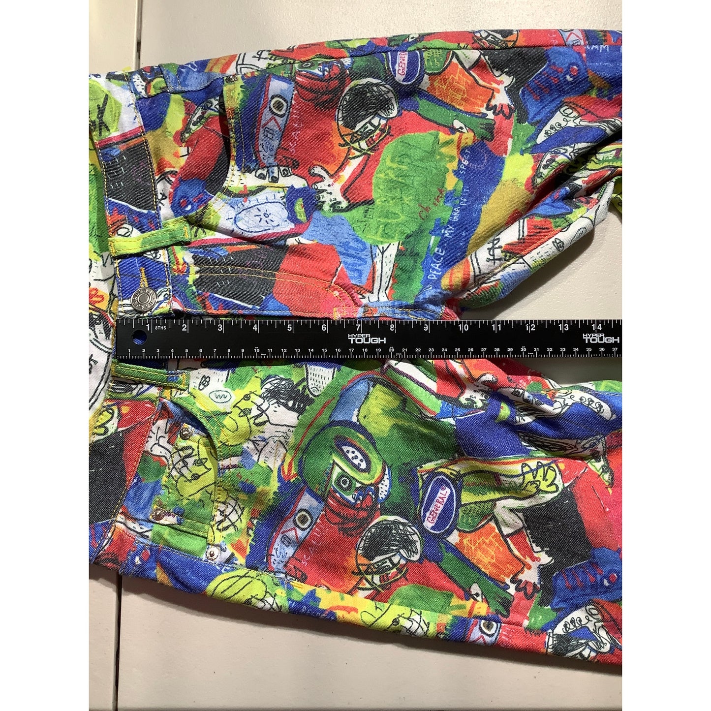 Graffiti Print Jeans Women’s Size 30W – Multi-Color, Artistic, Statement