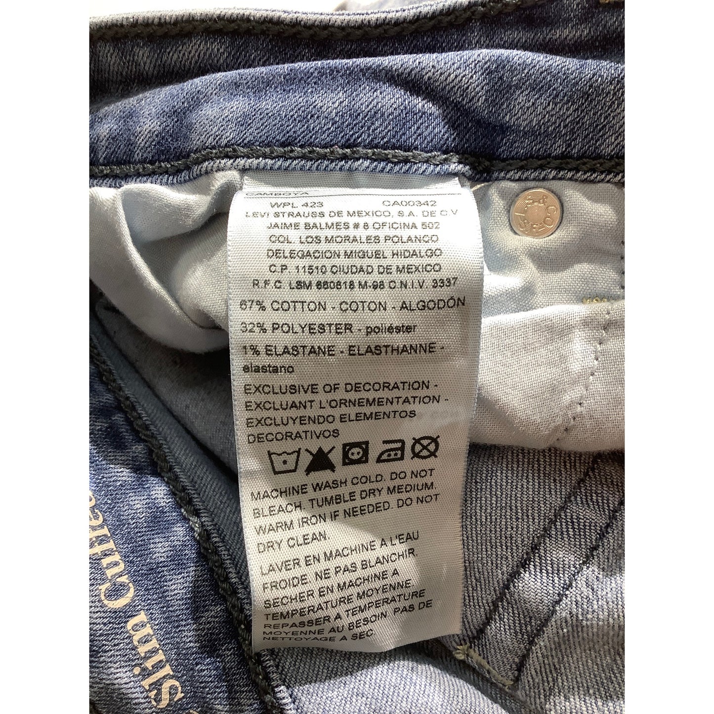 Levi’s Signature Mid-Rise Slim Jeans Women’s 12 (31W) – Light Wash, Slim, Cuffed