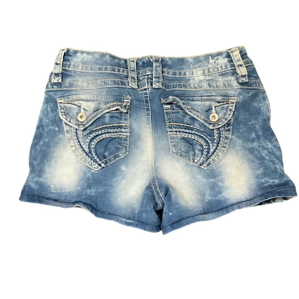 Ariya Jeans Distressed Short Shorts Size 9/10 - Casual, Trendy, Y2K