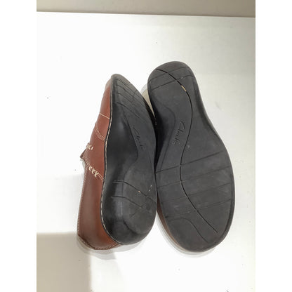 Clarks Collection Brown Clog Loafer Size 8.5 - Classic, Comfortable, Everyday