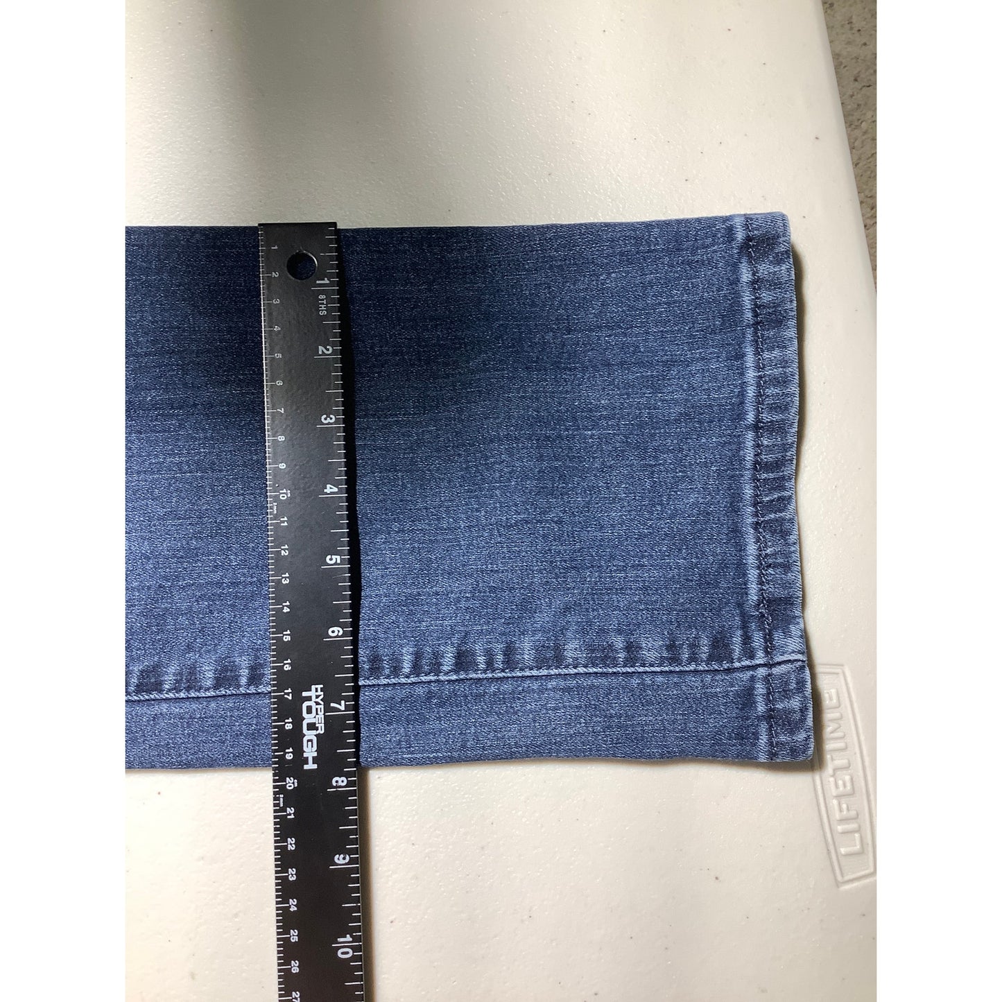 Levi’s Classic Straight Leg Jeans Women’s Size 14 / 32 — Curve, Denim, Casual