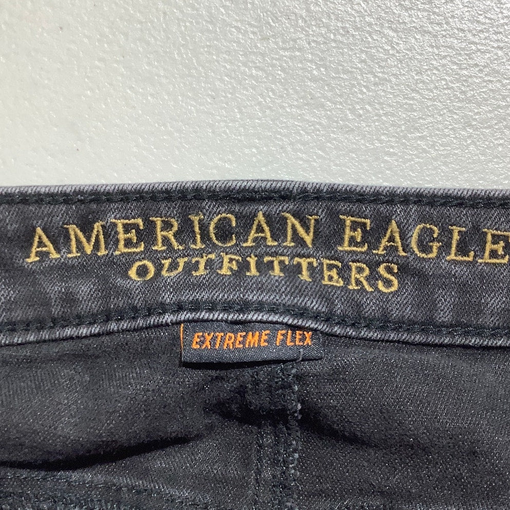 American Eagle Black Denim Shorts Men’s 32 –Distressed, Frayed Hem, Extreme Flex