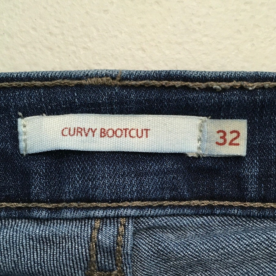 Levi's Men's Curvy Bootcut Jeans Size 32W 32L - Classic, Casual, Everyday Wear