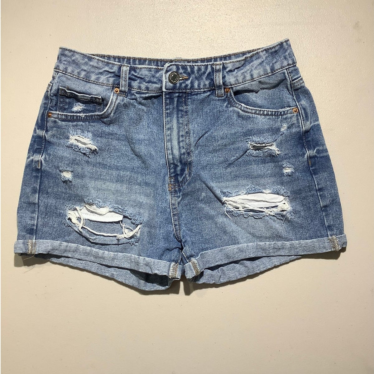 Refuge Denim Women's 5 Light Wash High Rise Distressed Frayed Cuff Shorts